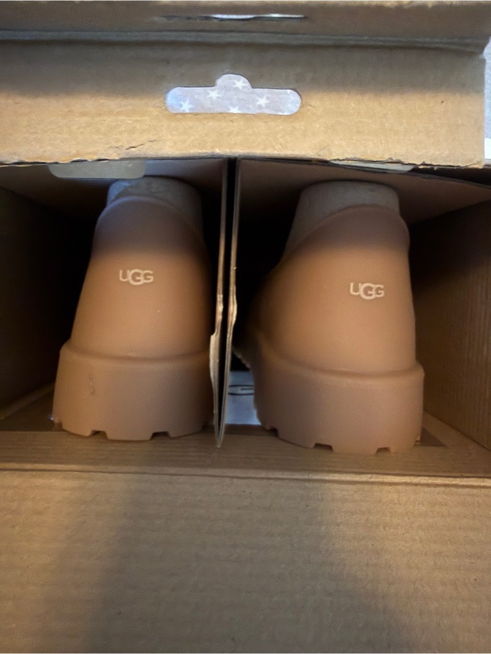 UGG Guard XS NWT / New with box - Picture 7 of 7